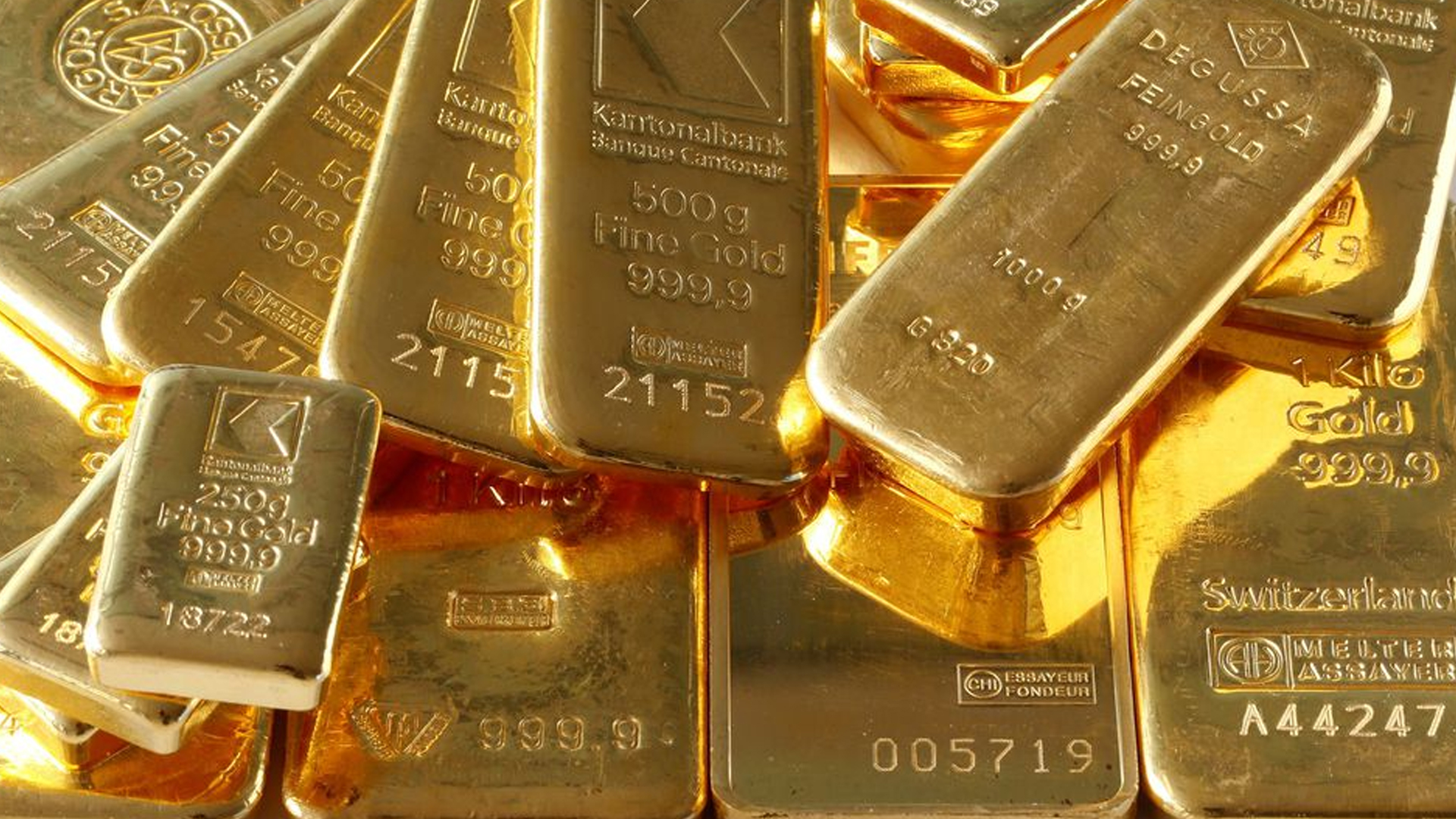 রাশিয়াকে দেখে সতর্ক হচ্ছে অনেক দেশ, নিজ দেশে ফেরাচ্ছে স্বর্ণের মজুত