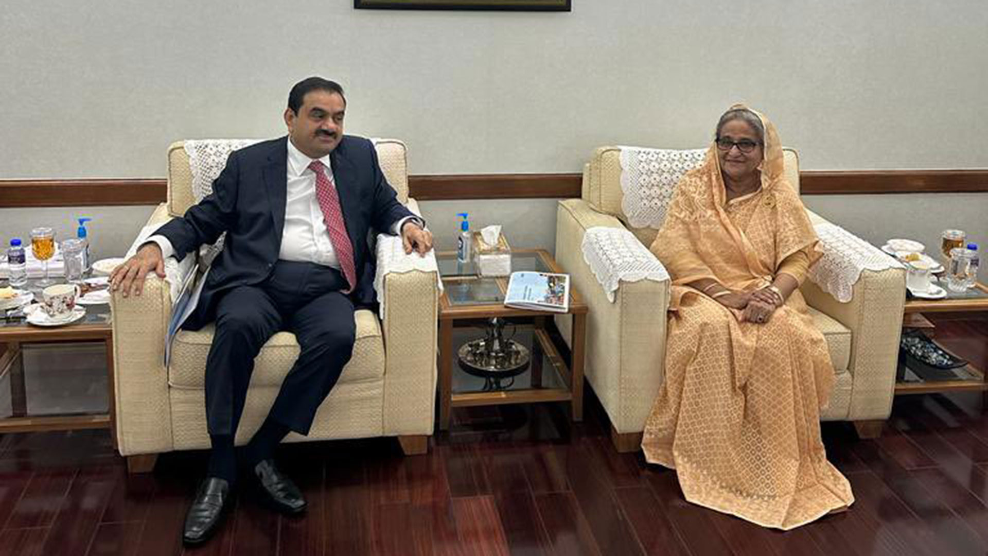 প্রধানমন্ত্রীর সঙ্গে দেখা করতে গৌতম আদানির ৩ ঘণ্টার ঢাকা সফর