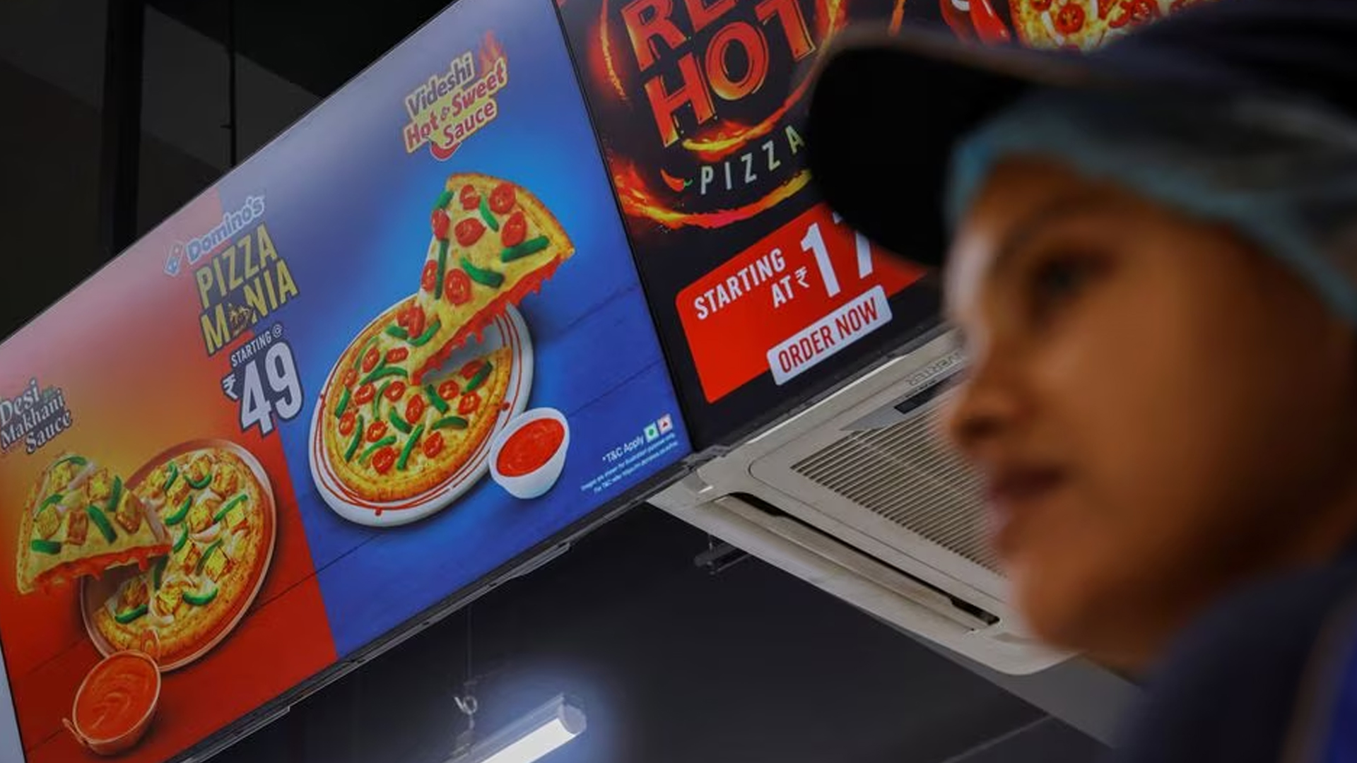 ভারতে বিক্রি হচ্ছে ডোমিনোজের সবচেয়ে সস্তা পিৎজা