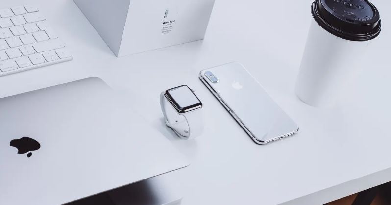 যে কারণে অ্যাপলের পণ্যে সাদার আধিক্য