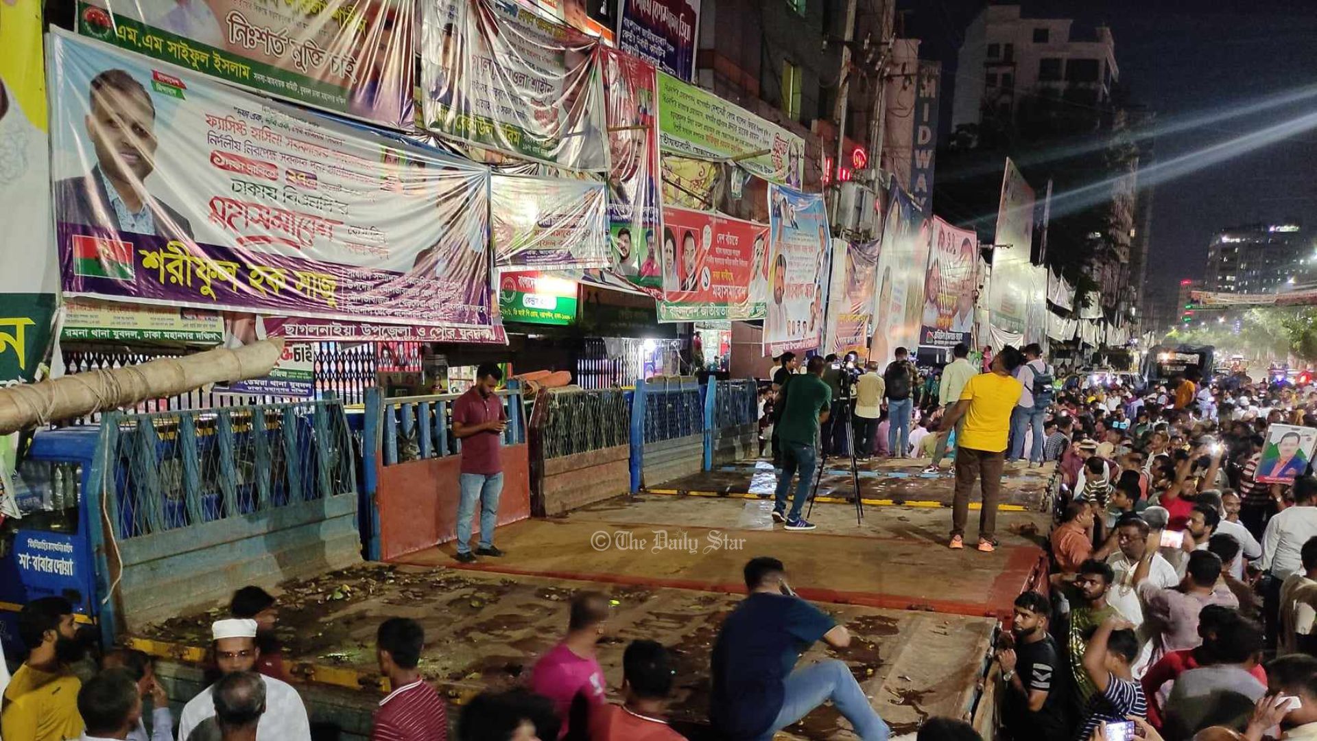 নয়াপল্টনে রাতভর মহাসমাবেশের প্রস্তুতি বিএনপির