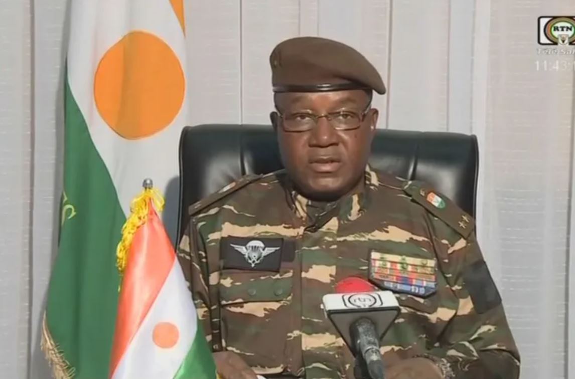 নিজেকে নাইজারের নেতা ঘোষণা করলেন জেনারেল আবদুরাহমানে তচিয়ানি