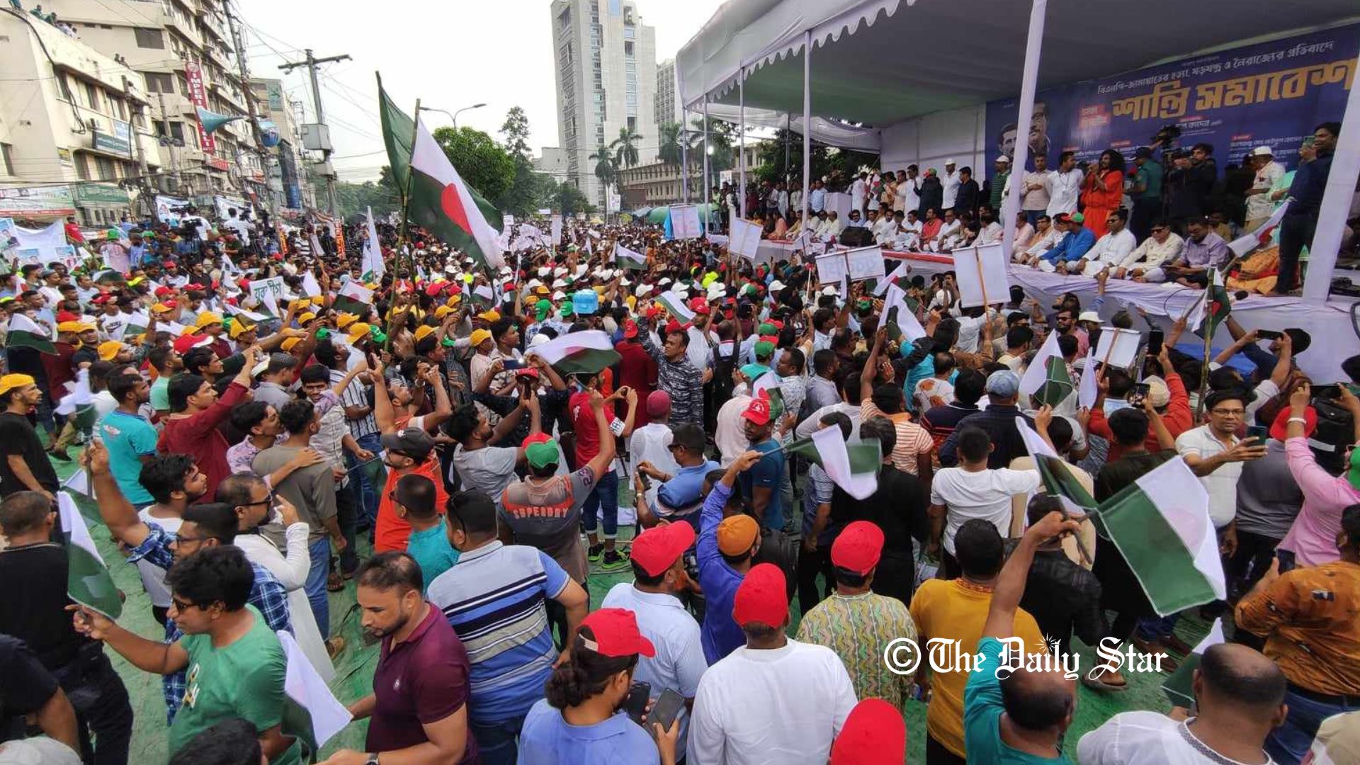 বায়তুল মোকাররমের দক্ষিণ গেটে আ. লীগের ‘শান্তি সমাবেশ’ শুরু