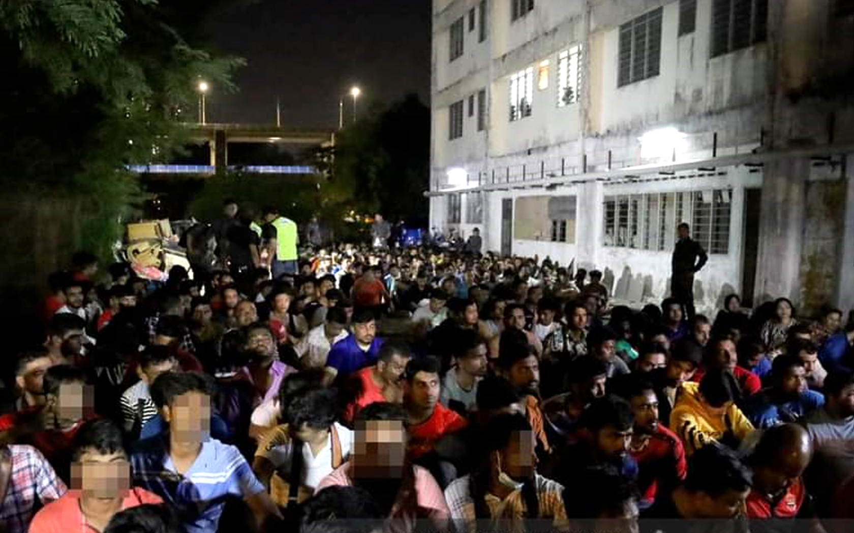 মালয়েশিয়ায় ২৫২ বাংলাদেশিসহ ৪২৫ অভিবাসী আটক