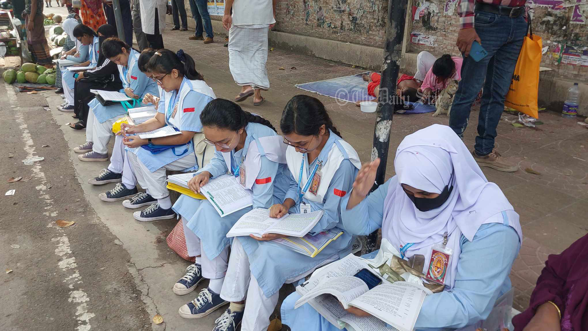 এইচএসসি পরীক্ষা সকাল ১০টায় শুরু