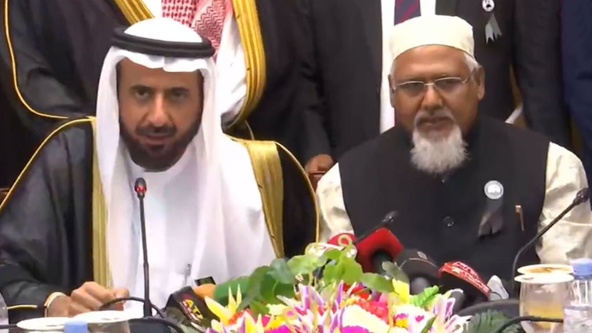 ওমরাহ ভিসায় সৌদি আরবের যেকোনো শহর ভ্রমণ করা যাবে: সৌদি হজ মন্ত্রী