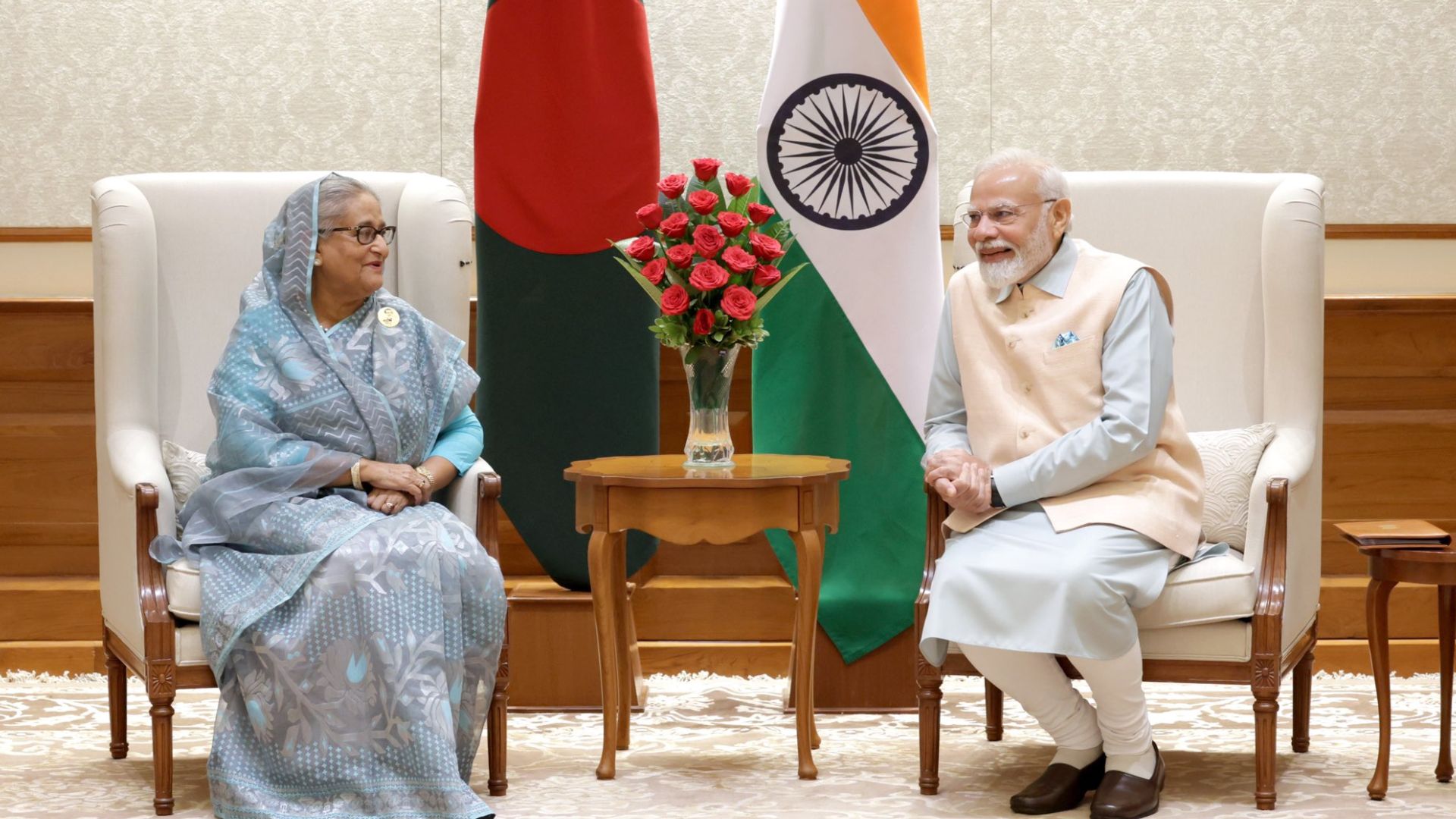 নয়াদিল্লিতে দ্বিপাক্ষিক বৈঠকে শেখ হাসিনা-নরেন্দ্র মোদি