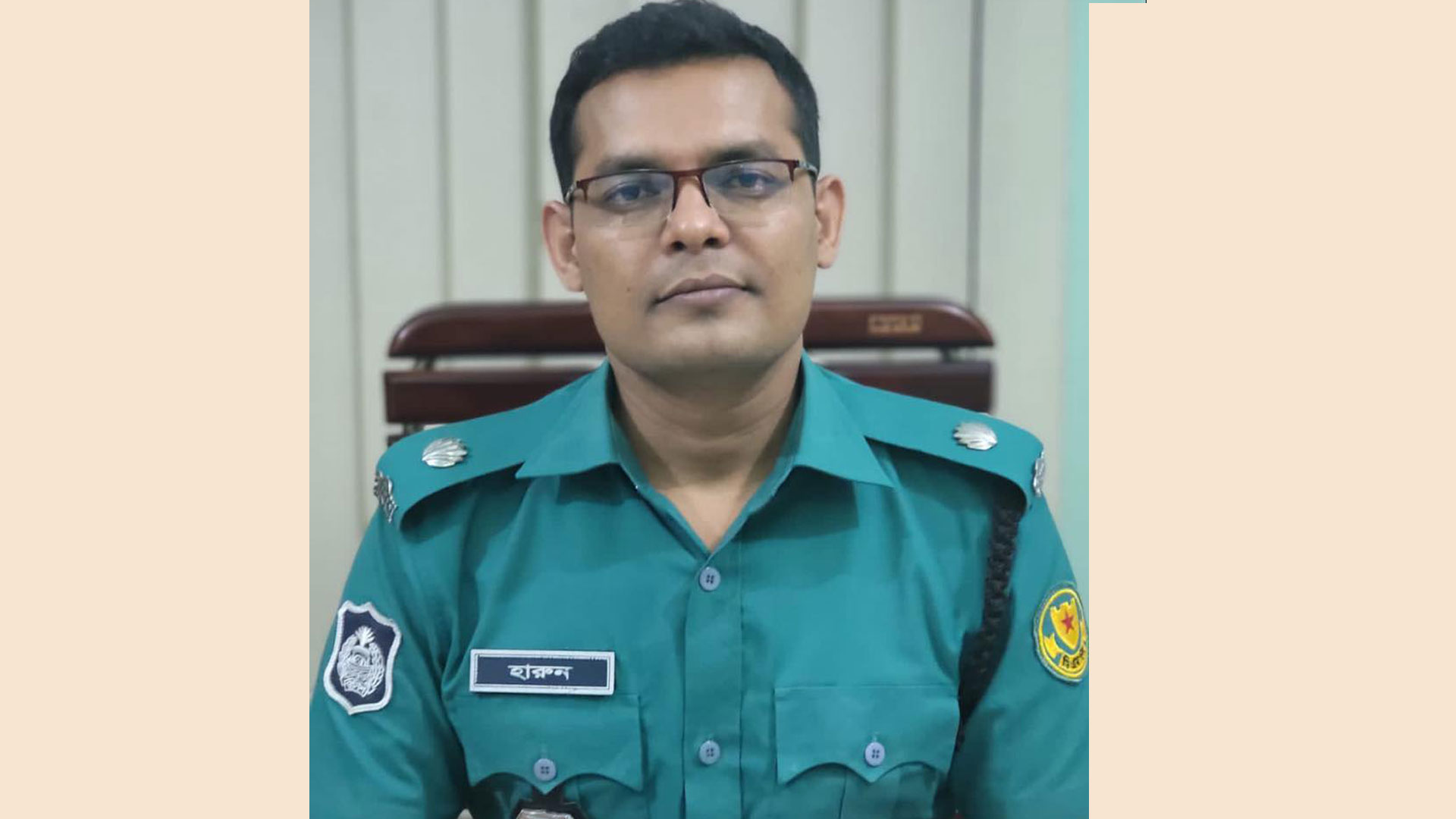 এডিসি হারুন বরখাস্ত