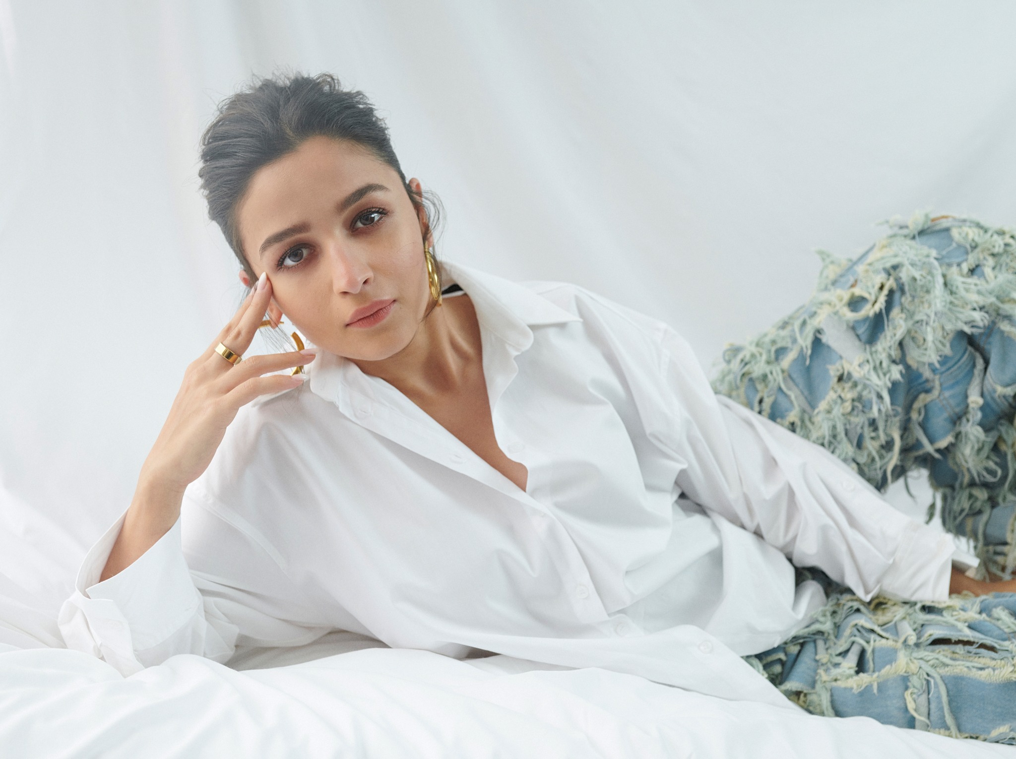 ৬ ধাপে পান আলিয়া ভাটের 'নো-মেকআপ’ লুক