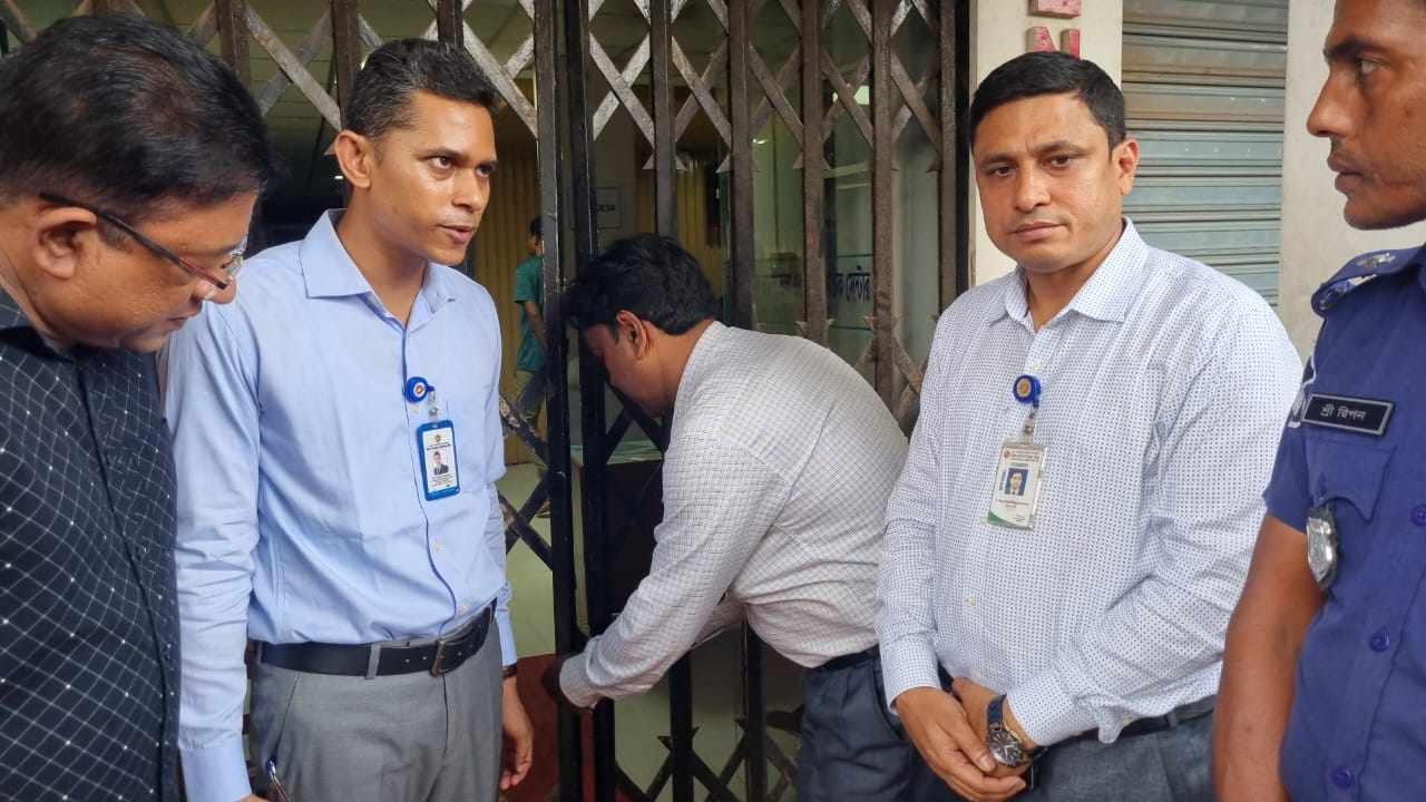 ডেঙ্গু পরীক্ষার ফি ২০০ টাকা বেশি নেওয়ায় ৫০ হাজার টাকা জরিমানা