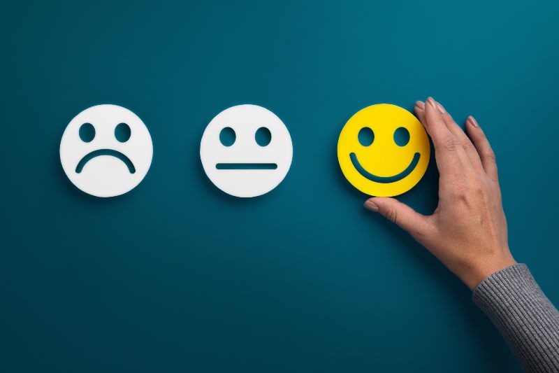 মুড সুইংয়ের কারণ ও লক্ষণ কী, নিয়ন্ত্রণ করবেন যেভাবে