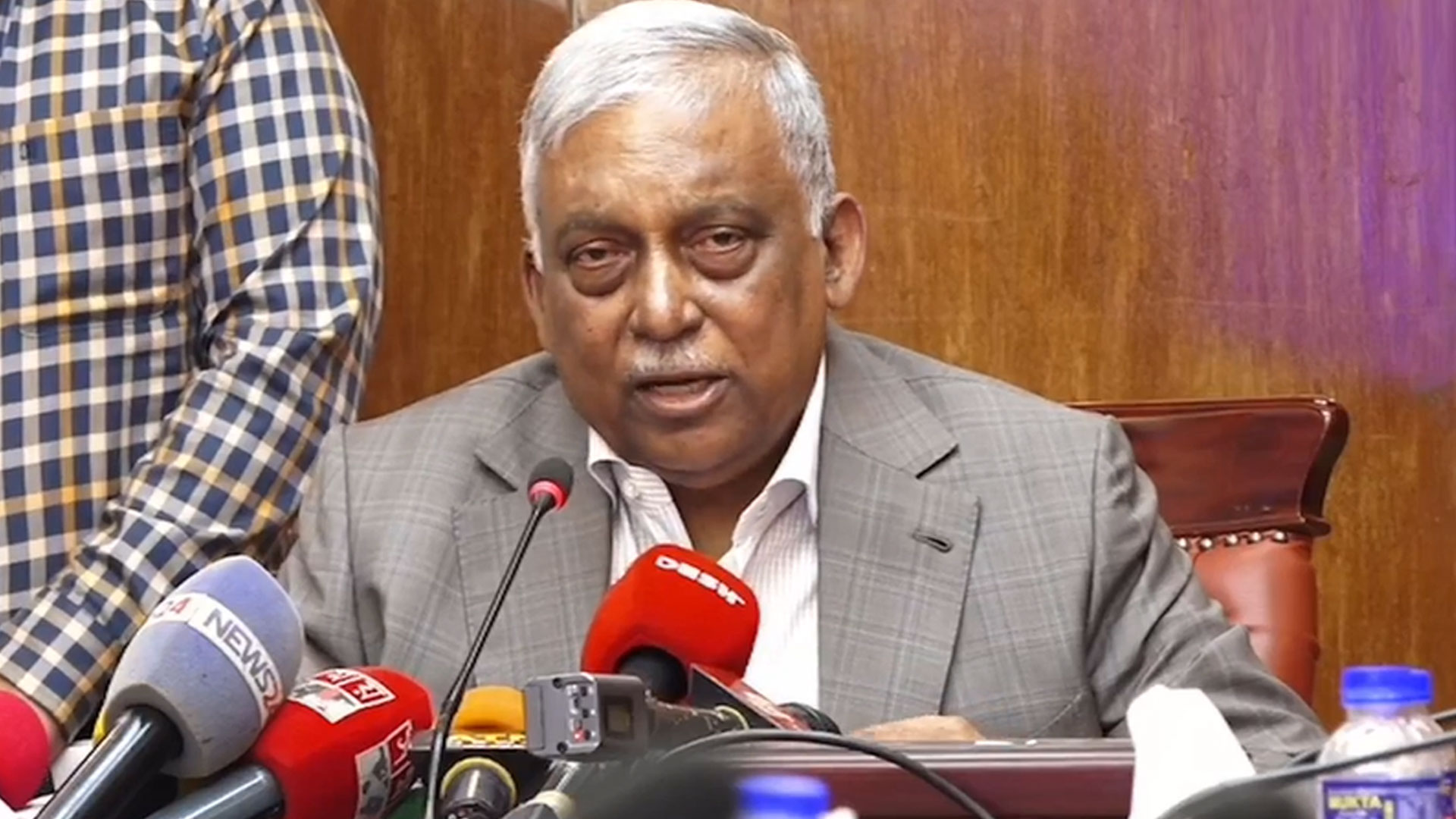 আনসারকে গ্রেপ্তারের অনুমতি কখনোই দেওয়া হয়নি, আজকেও হবে না: স্বরাষ্ট্রমন্ত্রী