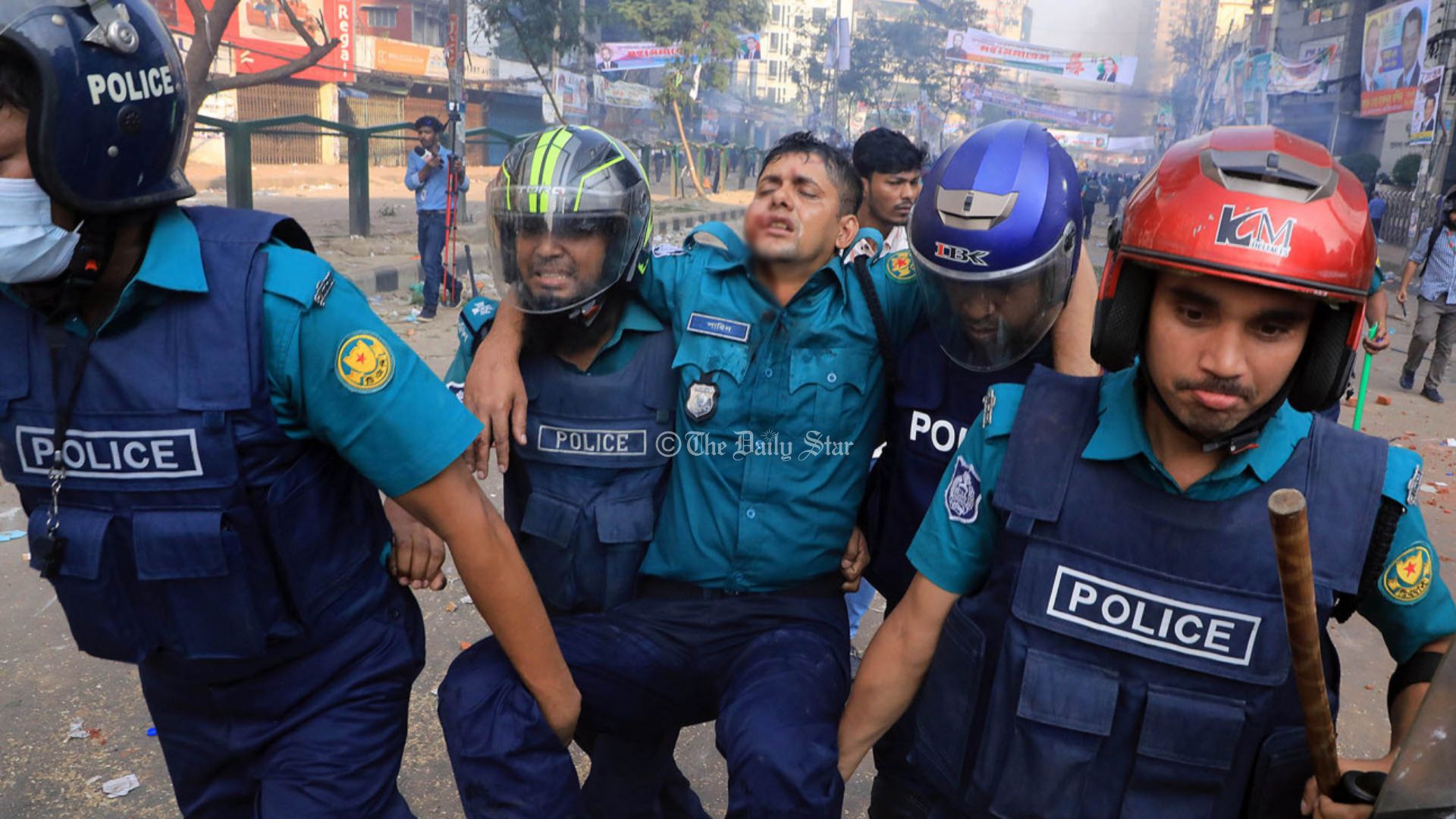 বিএনপির সঙ্গে সংঘর্ষে ৪১ পুলিশ আহত: ডিএমপি মিডিয়া সেল