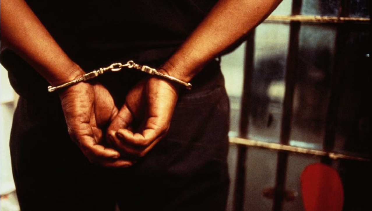 সরকার পতনের আন্দোলন: গ্রেপ্তার হচ্ছেন পরিবারের সদস্যরাও