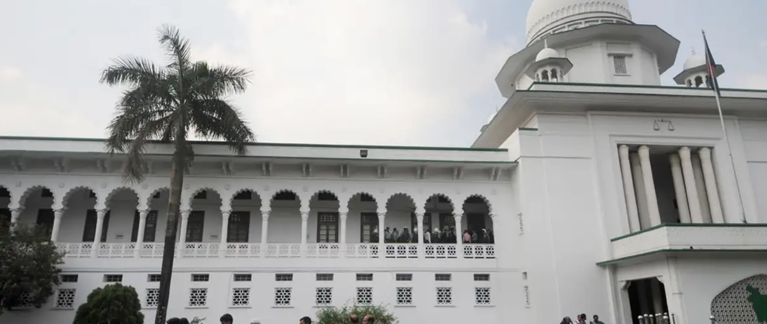 সংসদ ভেঙে না দিয়ে নির্বাচনের তফসিল ঘোষণার বৈধতা চ্যালেঞ্জ করে রিট