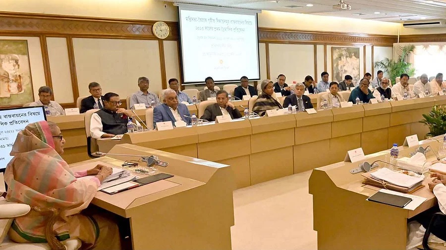 নির্বাচন উপলক্ষে ছোট হচ্ছে মন্ত্রিসভা, পদত্যাগ করছেন উপদেষ্টারাও