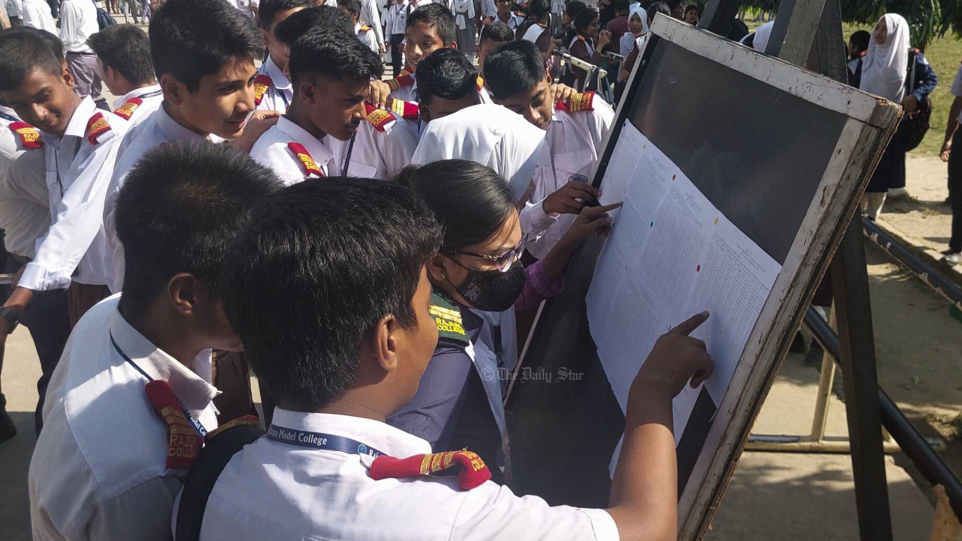 ৪২ প্রতিষ্ঠানের কেউ পাস করেনি