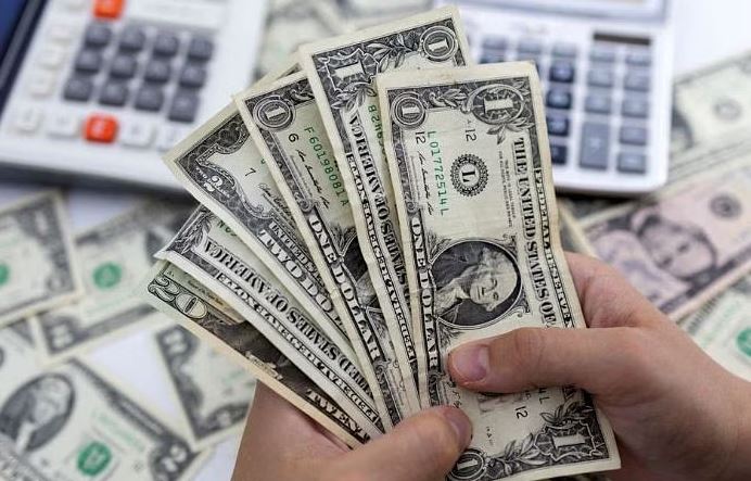 রিজার্ভ বাড়াতে বেসরকারি ব্যাংক থেকে ডলার কিনছে বাংলাদেশ ব্যাংক