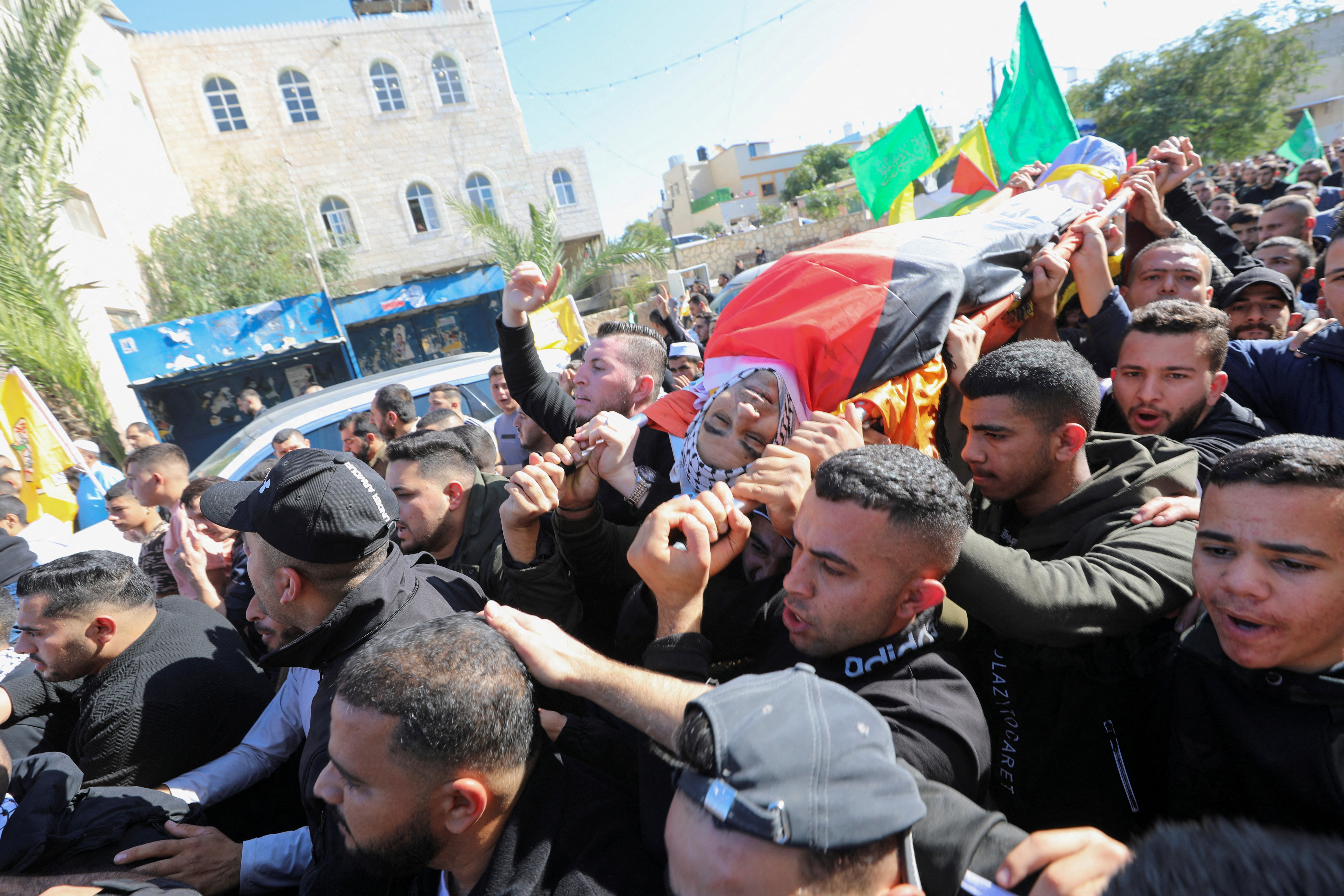 ইসরায়েল-হামাস যুদ্ধ: ২ মাসে ১৬ হাজার ১৫ ফিলিস্তিনি ও ৮৮ ইসরায়েলি সেনা নিহত