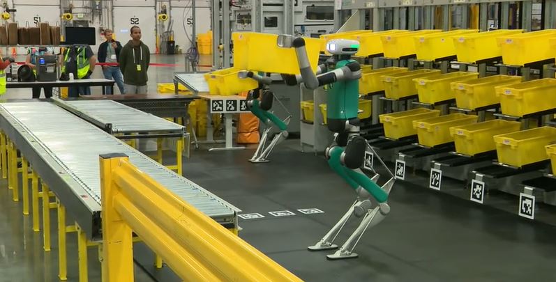 অ্যামাজনের গুদামে প্যাকেজ স্থানান্তরের কাজ করছে রোবট ‘ডিজিট’