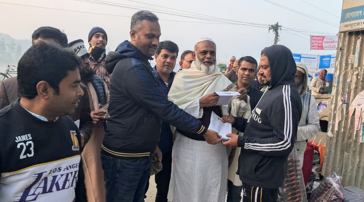 ‘ডামি নির্বাচন’ বর্জনের আহ্বান জানিয়ে মানিকগঞ্জে বিএনপির লিফলেট বিতরণ