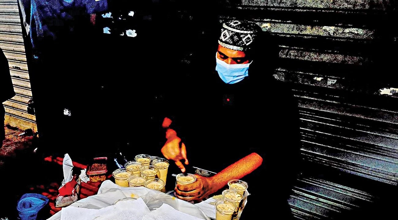 সুমন ভাইয়ের দিলবাহার: পুরান ঢাকার নতুন স্পেশাল শরবত