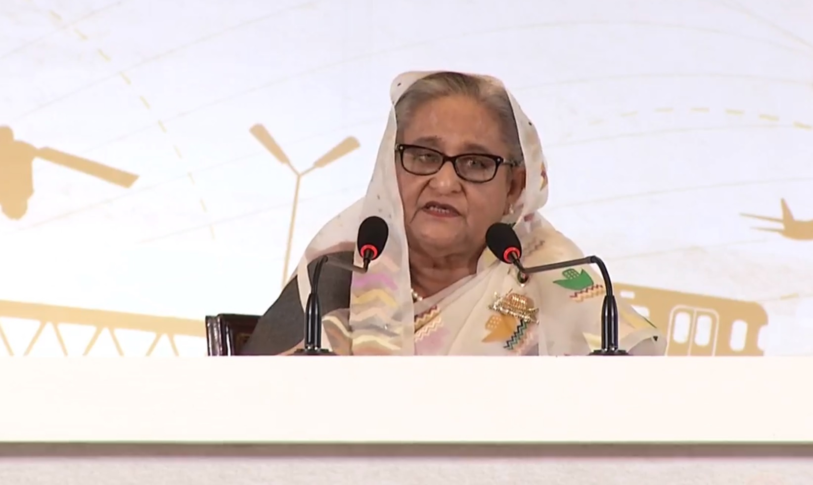 আওয়ামী লীগের নির্বাচনী ইশতেহার ঘোষণা করছেন শেখ হাসিনা