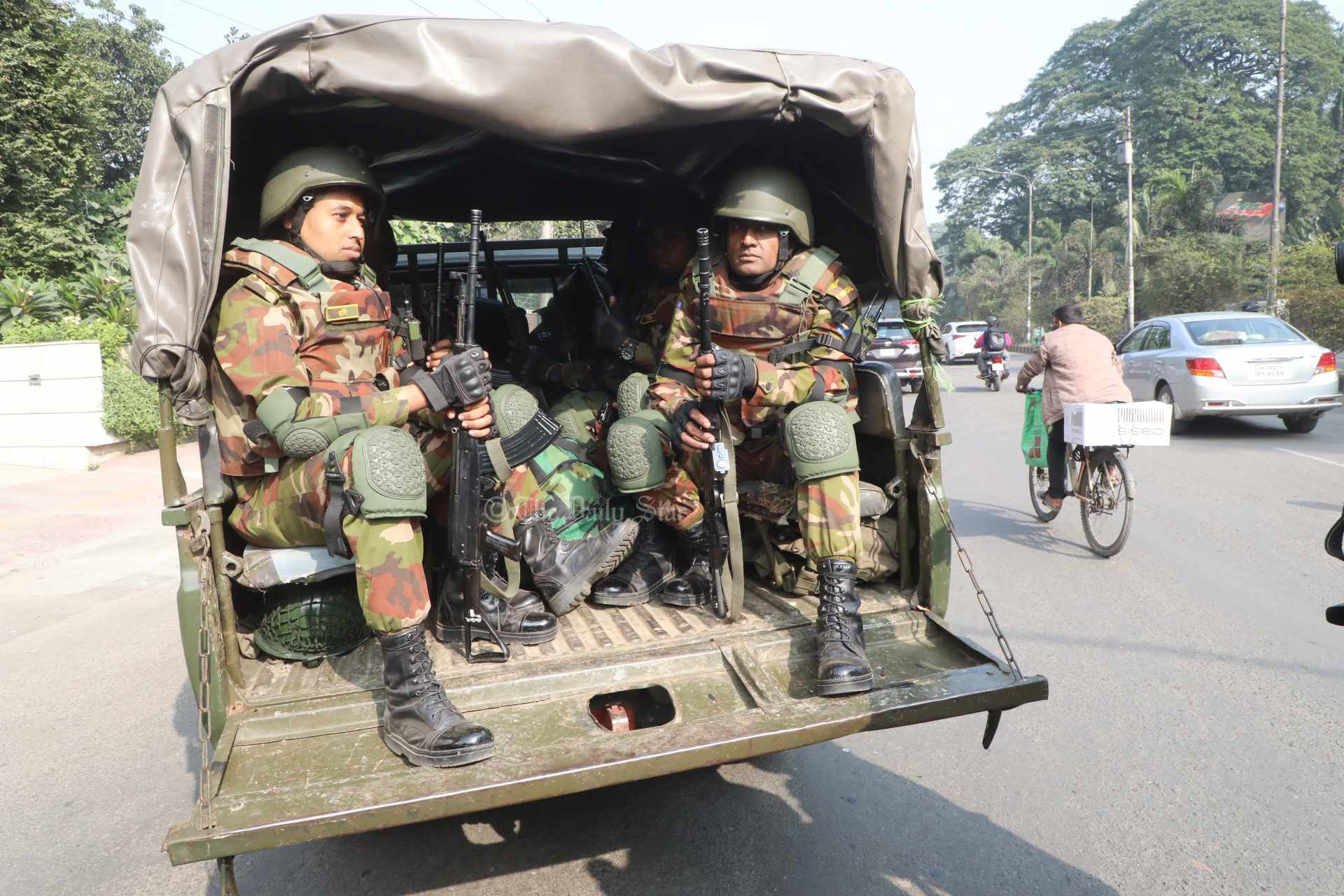 সেনা কর্মকর্তাদের দেওয়া হলো ম্যাজিস্ট্রেসি ক্ষমতা