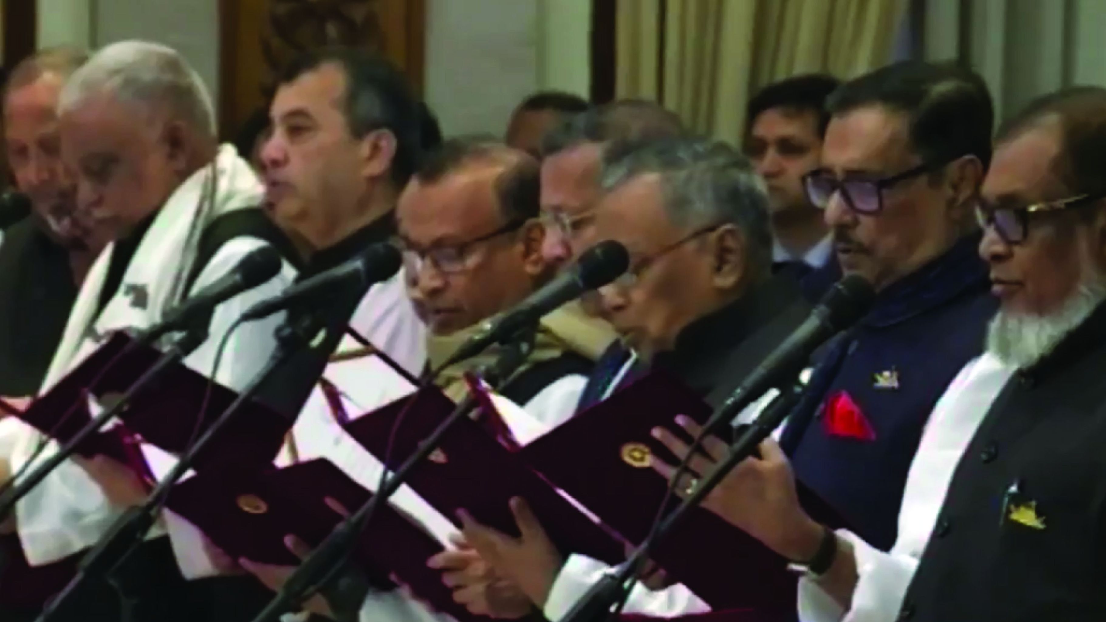 শপথ নিলেন নতুন সরকারের ২৫ মন্ত্রী