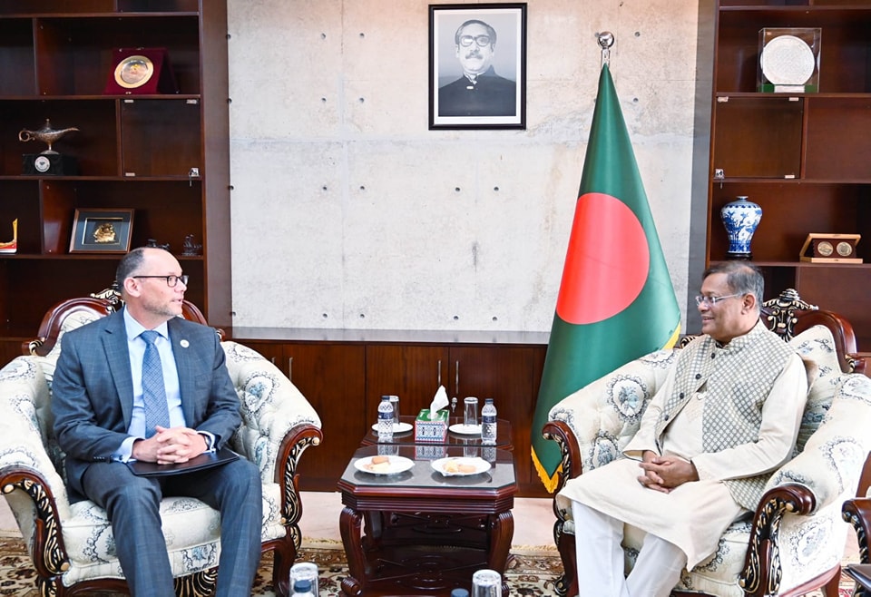 পারস্পরিক ইস্যুতে বাংলাদেশের সঙ্গে ঘনিষ্ঠভাবে কাজ করব: পিটার হাস