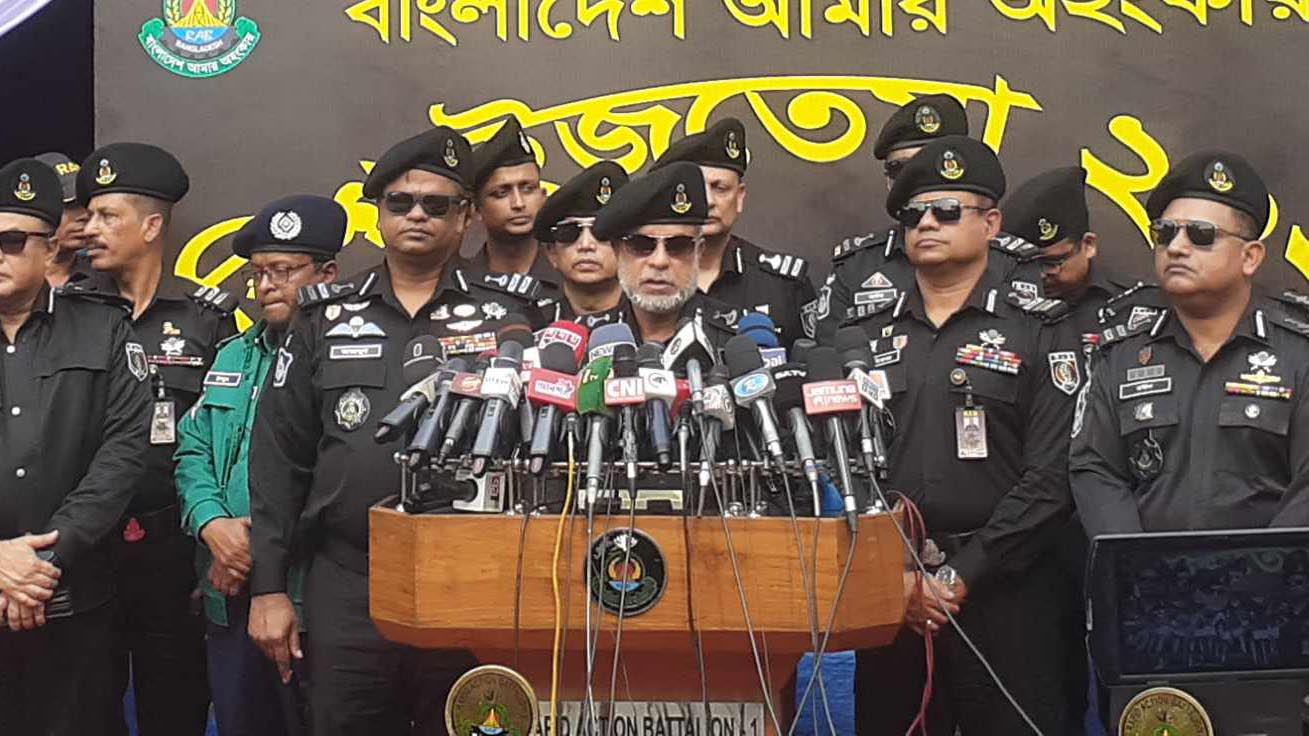 ২ গ্রুপের অনাকাঙ্ক্ষিত ঘটনা ঘটলে ব্যবস্থা: র‍্যাব মহাপরিচালক