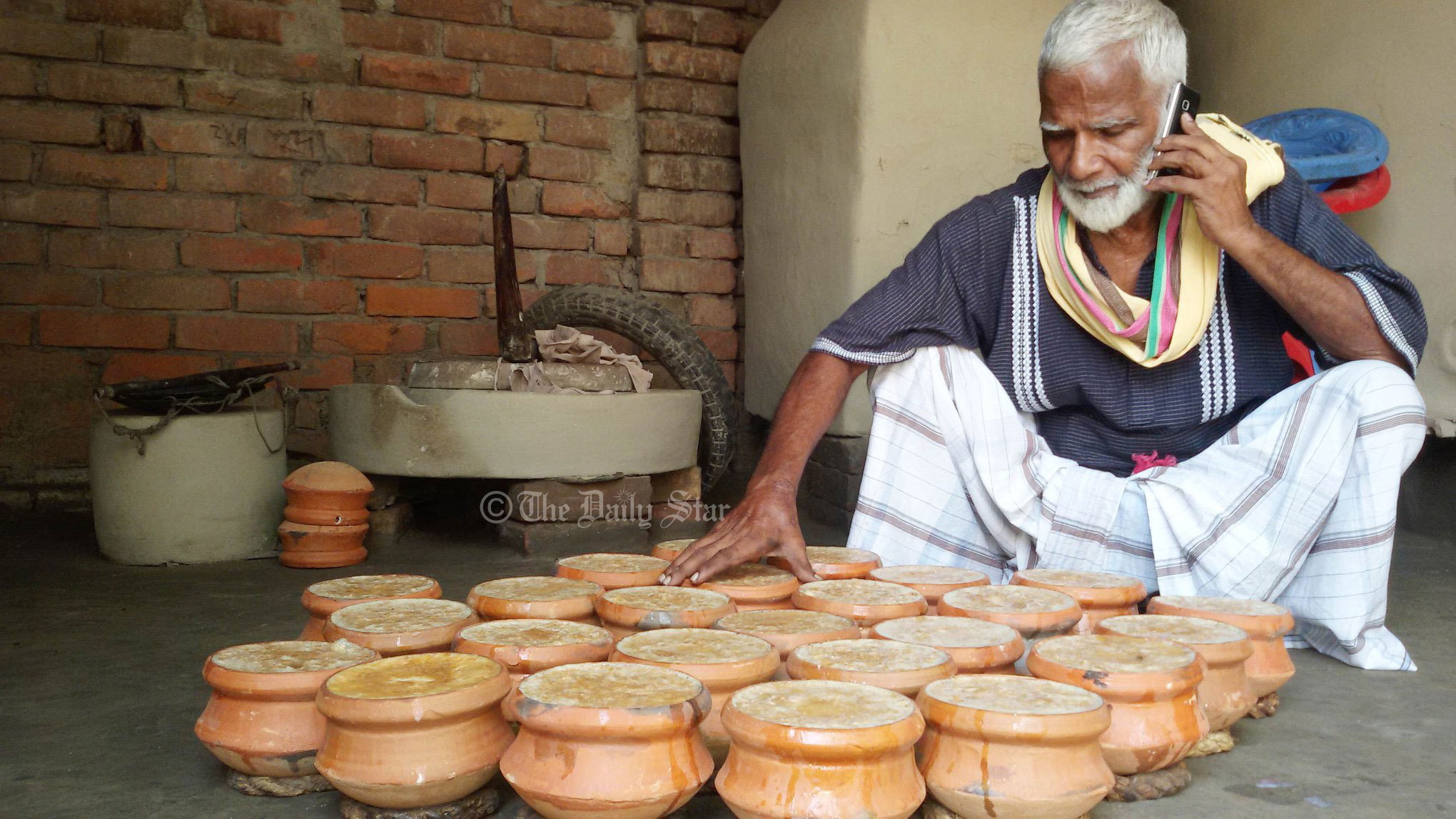 স্কুল থেকে ঝরেপড়াদের রক্ষায় দই বিক্রেতা জিয়াউল হকের ৬ দশকের যাত্রা
