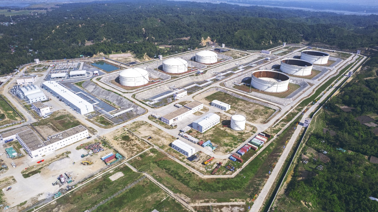 সাগরতলের পাইপলাইন দিয়ে ২৮ ঘণ্টায় ক্রুড অয়েল পৌঁছাল ইস্টার্ন রিফাইনারিতে