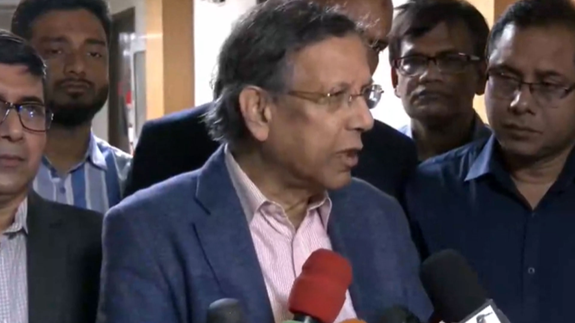 খালেদা জিয়ার সাজা স্থগিতের মেয়াদ ৬ মাস বাড়ছে, বিদেশে যাওয়ার সুযোগ নেই: আইনমন্ত্রী