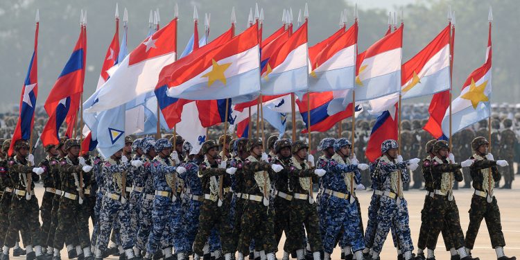 প্রথা ভেঙে সূর্যাস্তের পর সশস্ত্র বাহিনী দিবস পালন করবে মিয়ানমারের সেনারা
