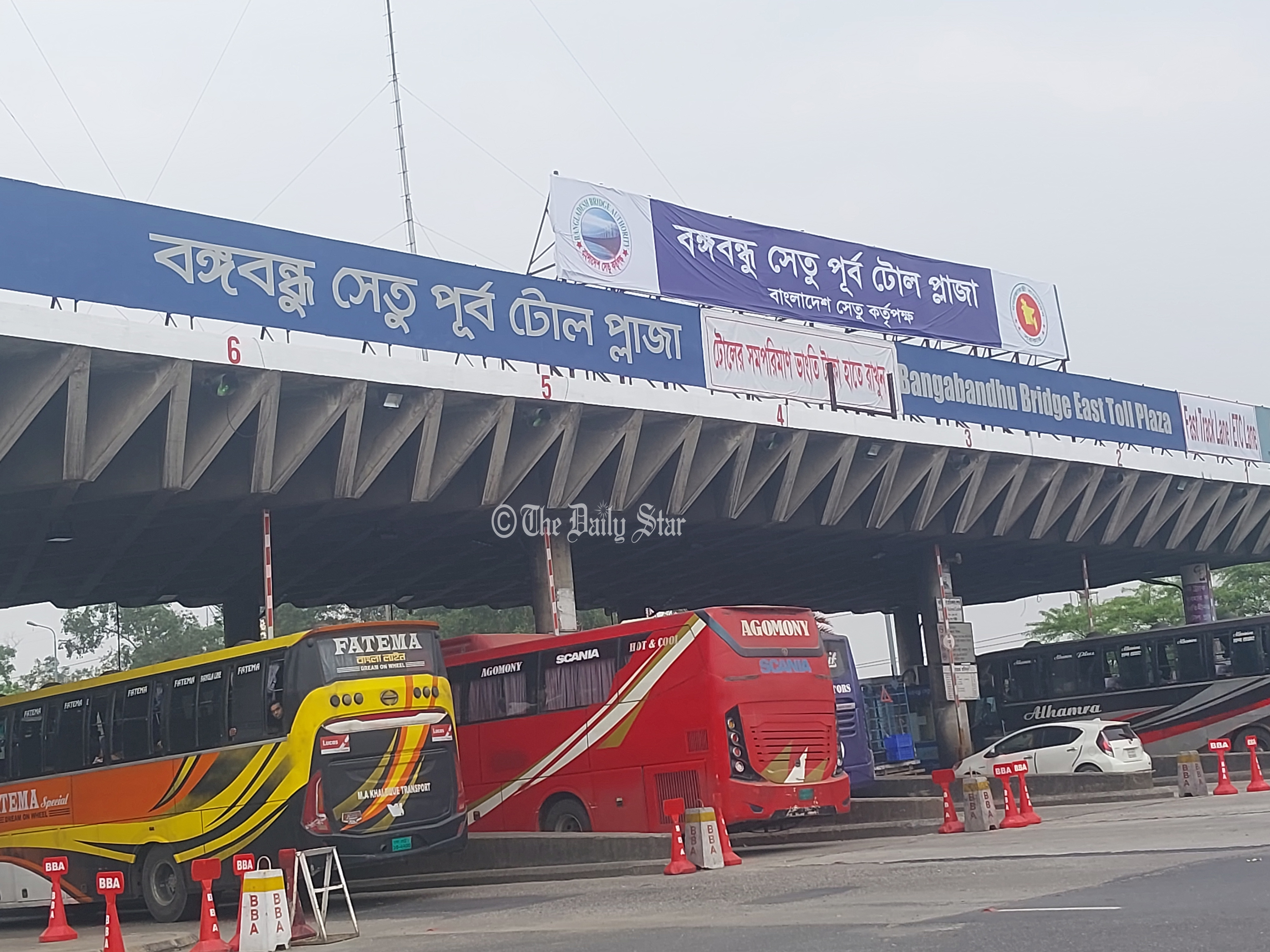 বঙ্গবন্ধু সেতুতে ২৪ ঘণ্টায় ৪৩ হাজার যানবাহন পারাপার, ৩ কোটি টাকা টোল আদায়