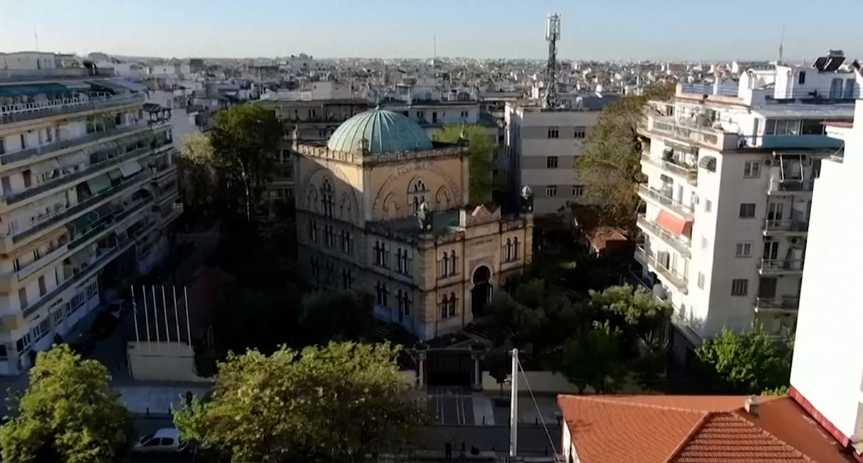 ১০০ বছর পর গ্রিসের ঐতিহাসিক ইয়েনি যামি মসজিদে ঈদের নামাজ