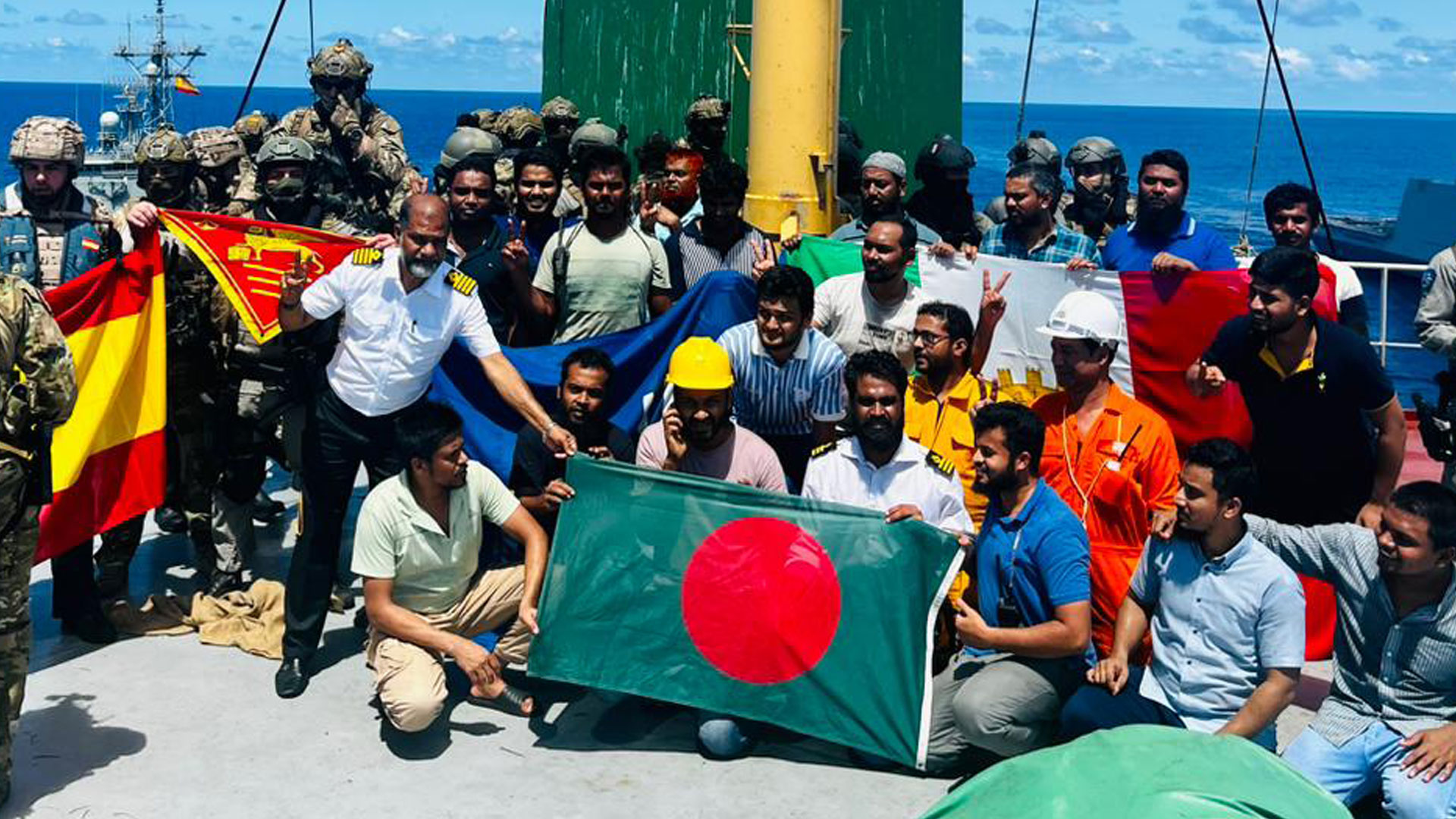 দুবাইয়ের পথে এমভি আব্দুল্লাহ, পাহারা দিচ্ছে দুটি ফ্রিগেট