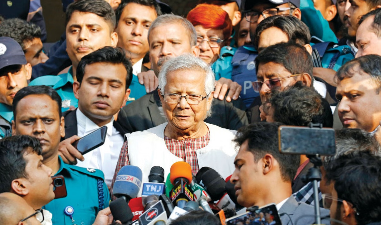 শ্রম আইন লঙ্ঘন মামলা: ড. ইউনূসের জামিনের মেয়াদ ২৩ মে পর্যন্ত বাড়ালেন আদালত