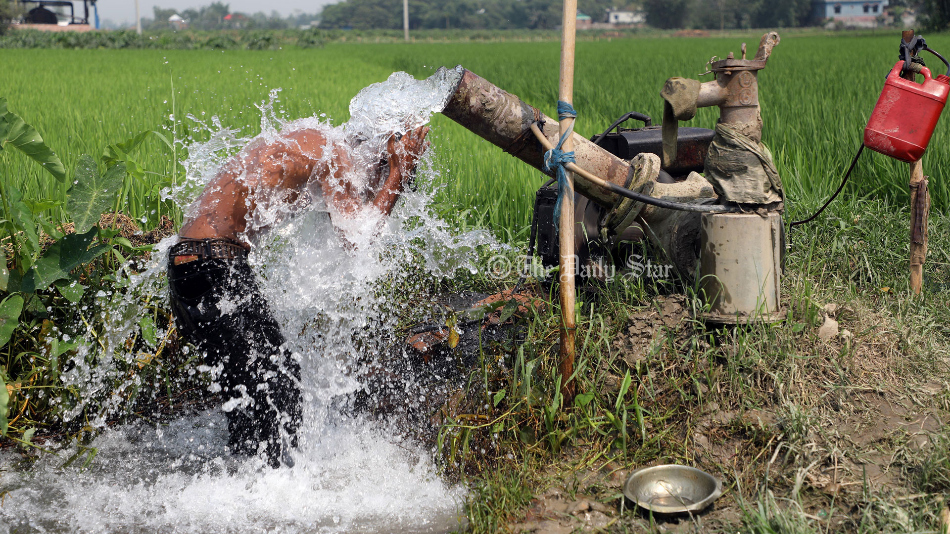 ‘হিট অ্যালার্ট’ রোববার পর্যন্ত বাড়ল, আপাতত বড় পরিসরে বৃষ্টির সম্ভাবনা নেই