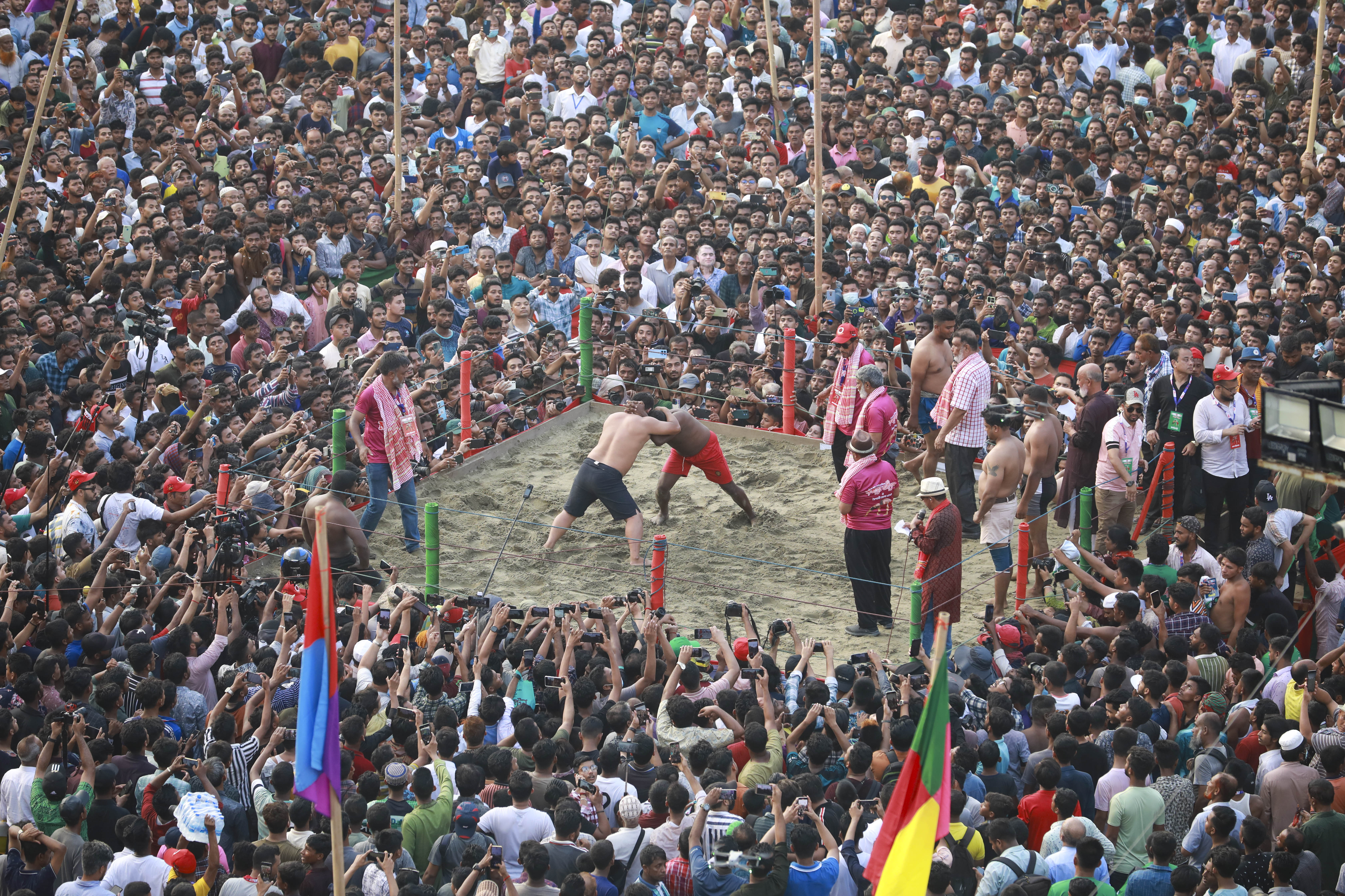 জব্বারের বলীখেলায় চ্যাম্পিয়ন বাঘা শরীফ