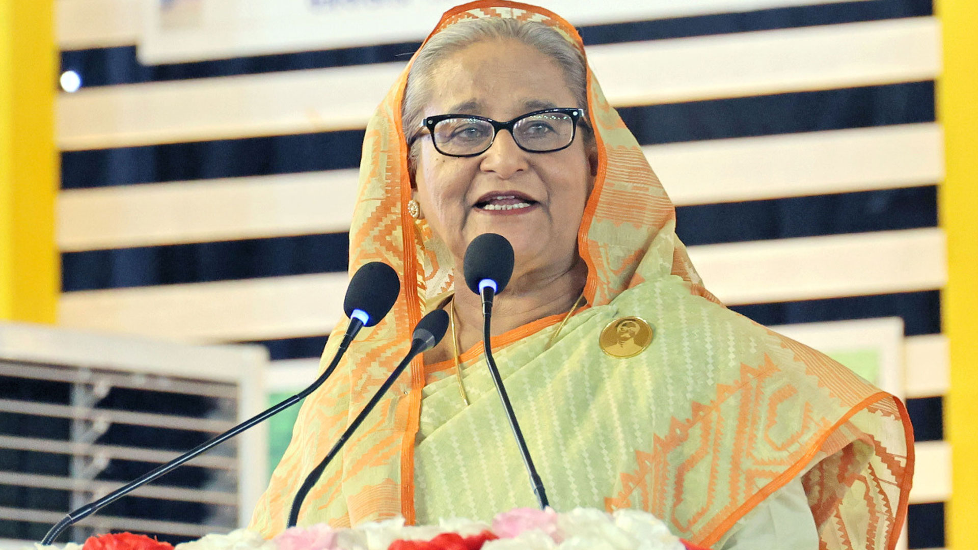 বঙ্গবাজারের নির্মাণকাজ উদ্বোধন করলেন প্রধানমন্ত্রী