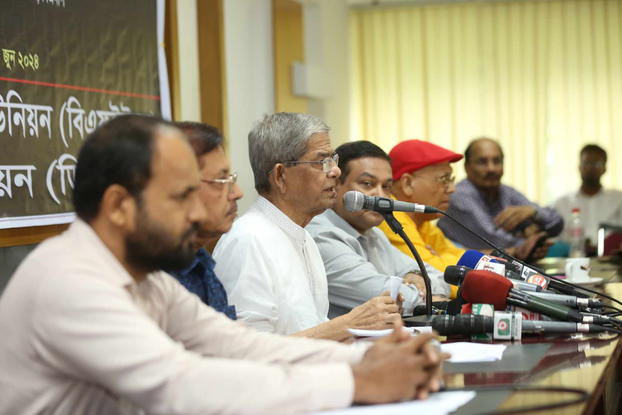 মিয়ানমারের মতো দেশকেও কিছু বলা যাবে না, এটা দাসসুলভ মনোভাব: মির্জা ফখরুল