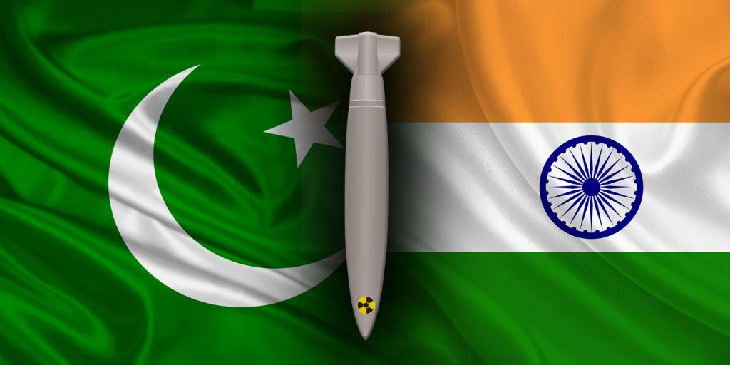 পারমাণবিক অস্ত্রে পাকিস্তানকে ছাড়িয়ে গেল ভারত