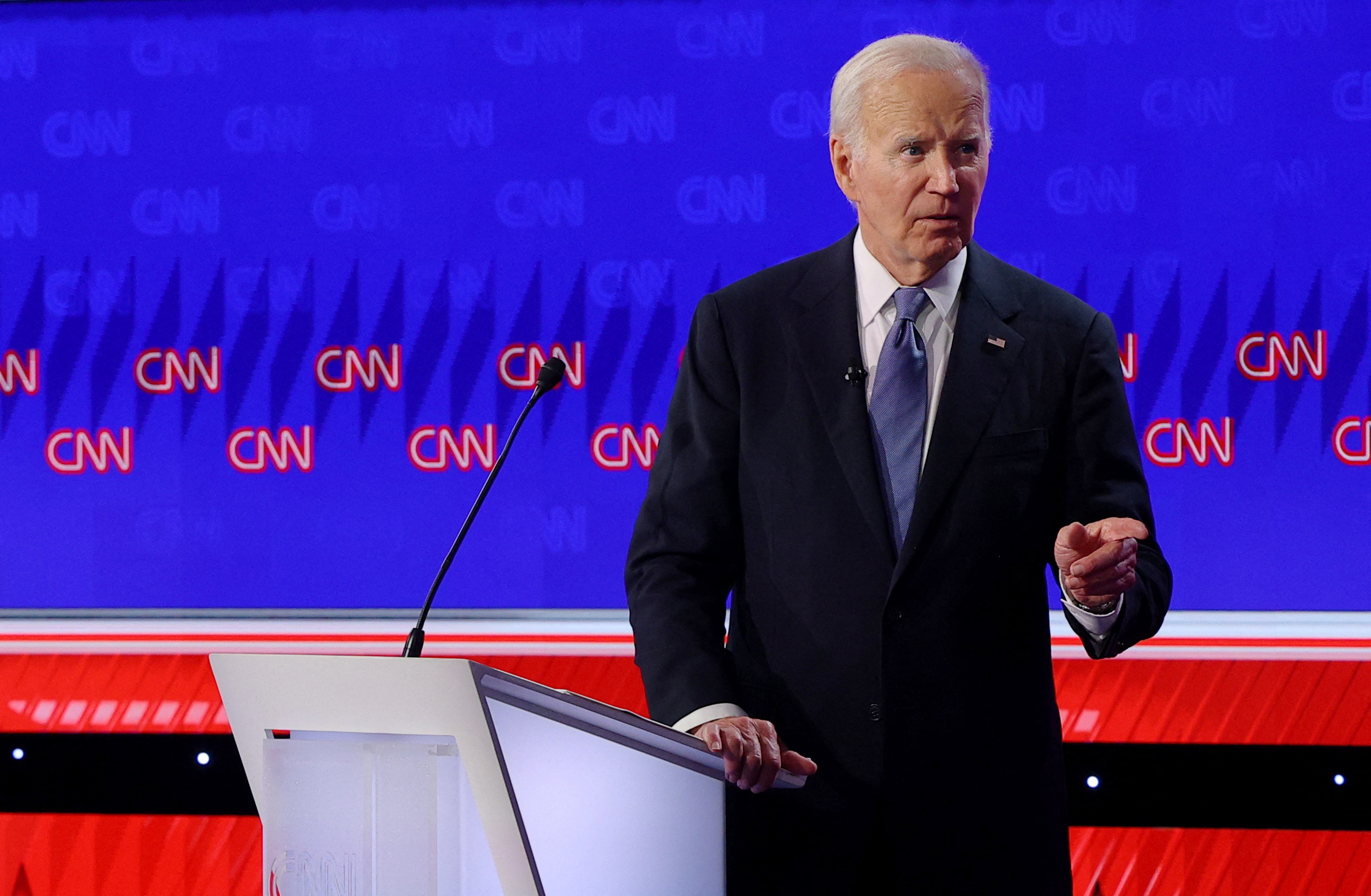 প্রেসিডেন্ট নির্বাচন থেকে বাইডেনকে সরে দাঁড়ানোর আহ্বান নিউইয়র্ক টাইমস সম্পাদকীয় বোর্ডের