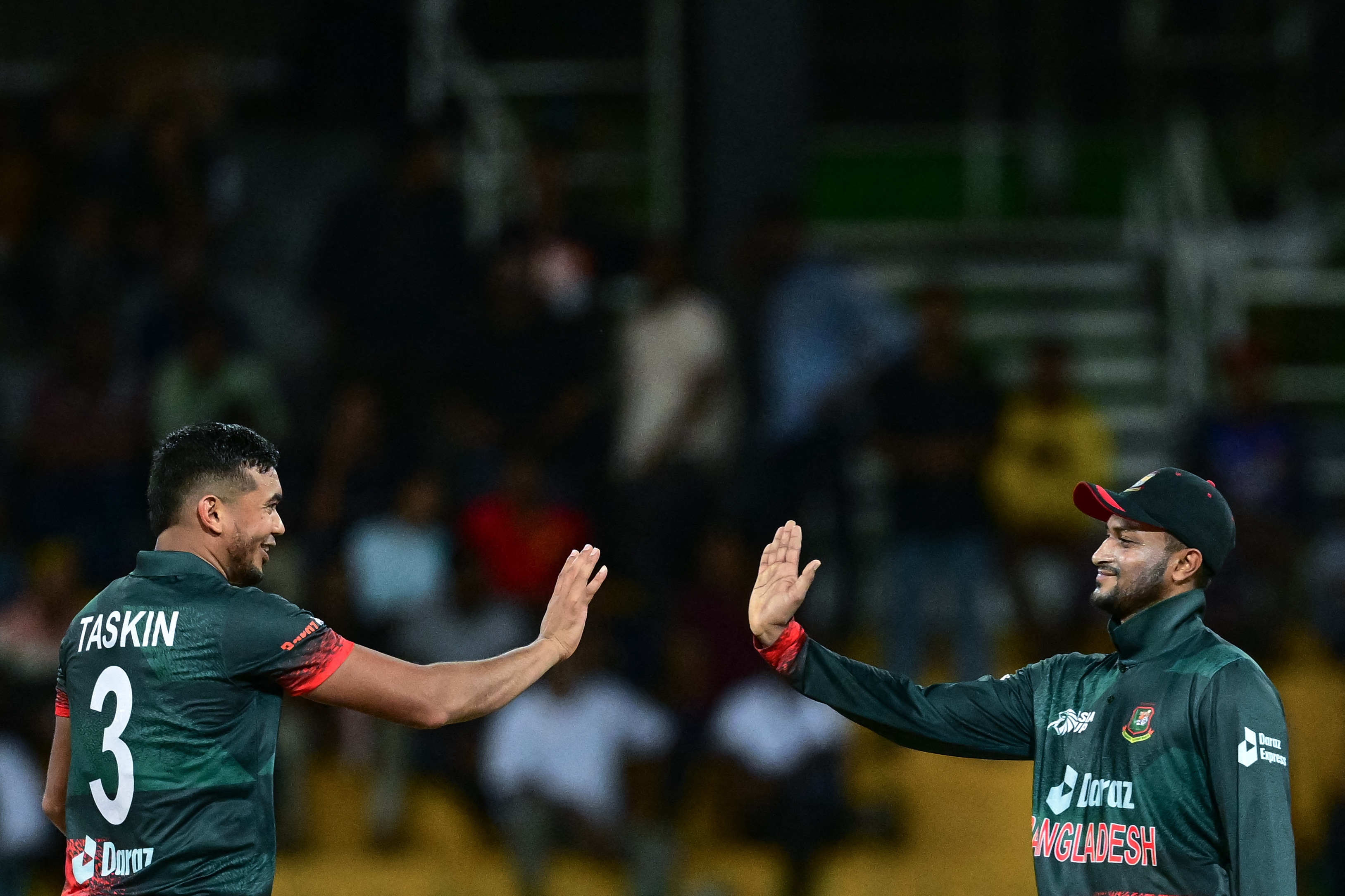 দেরিতে মাঠে আসায় দলের কাছে ক্ষমা চেয়েছিলেন তাসকিন, জানালেন সাকিব