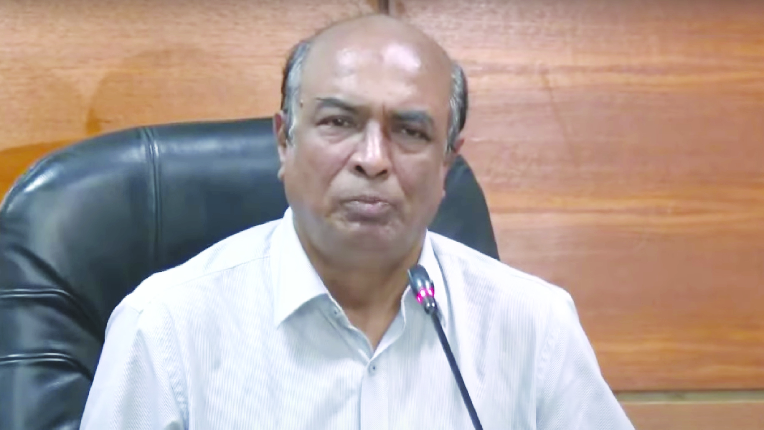 ১২ বছরে অনেক পরীক্ষা হয়েছে, সেগুলো নিয়ে কী হবে বুঝতে পারছি না: পিএসসি চেয়ারম্যান