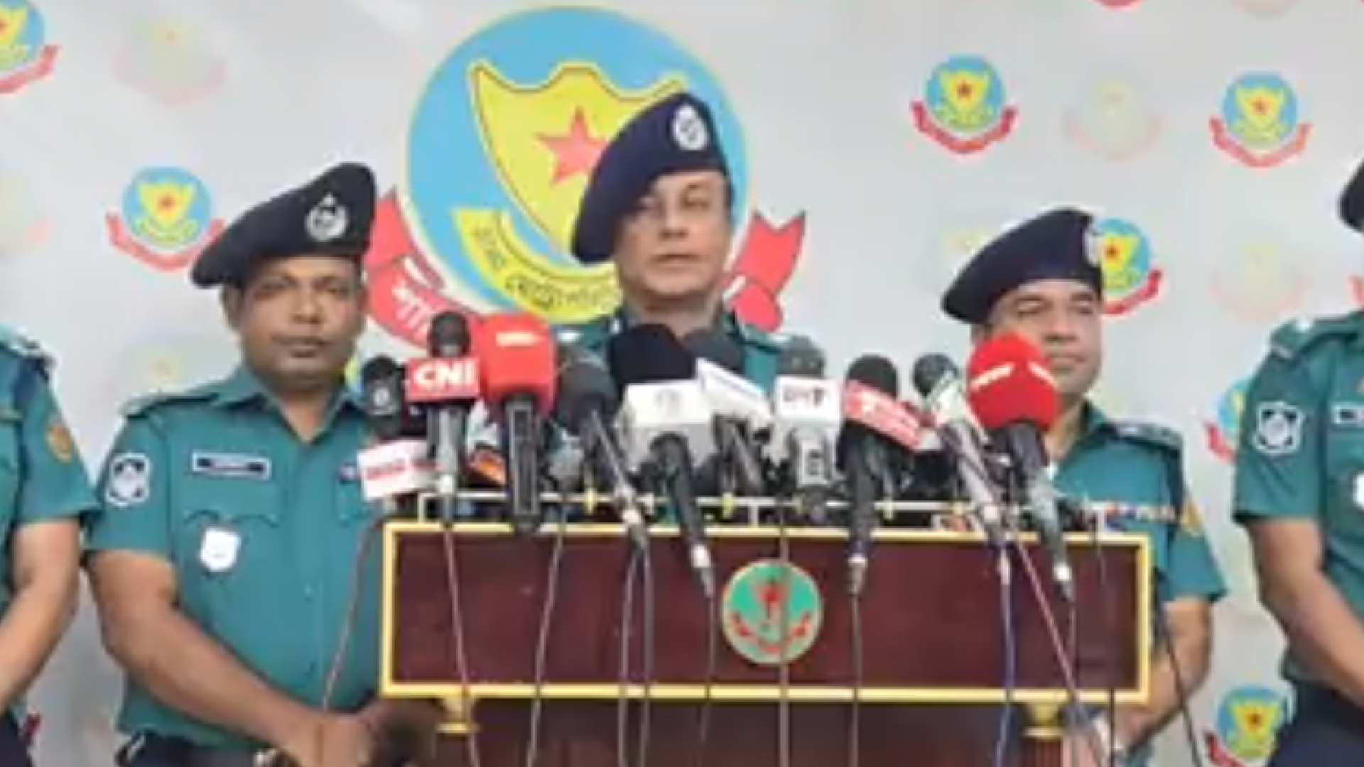 সড়ক অবরোধ করলে আইনি ব্যবস্থা: ডিএমপি