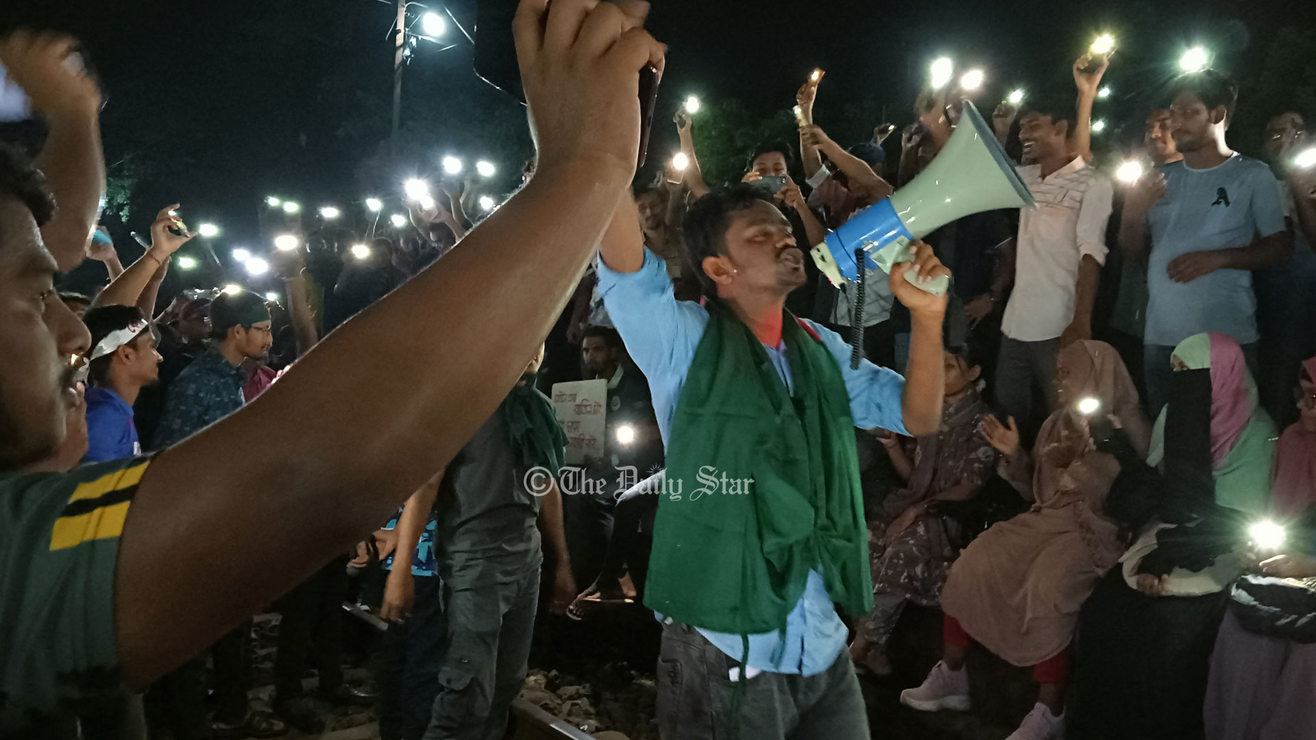 কোটা আন্দোলন: রাবি শিক্ষার্থীদের সঙ্গে রুয়েট-রামেক