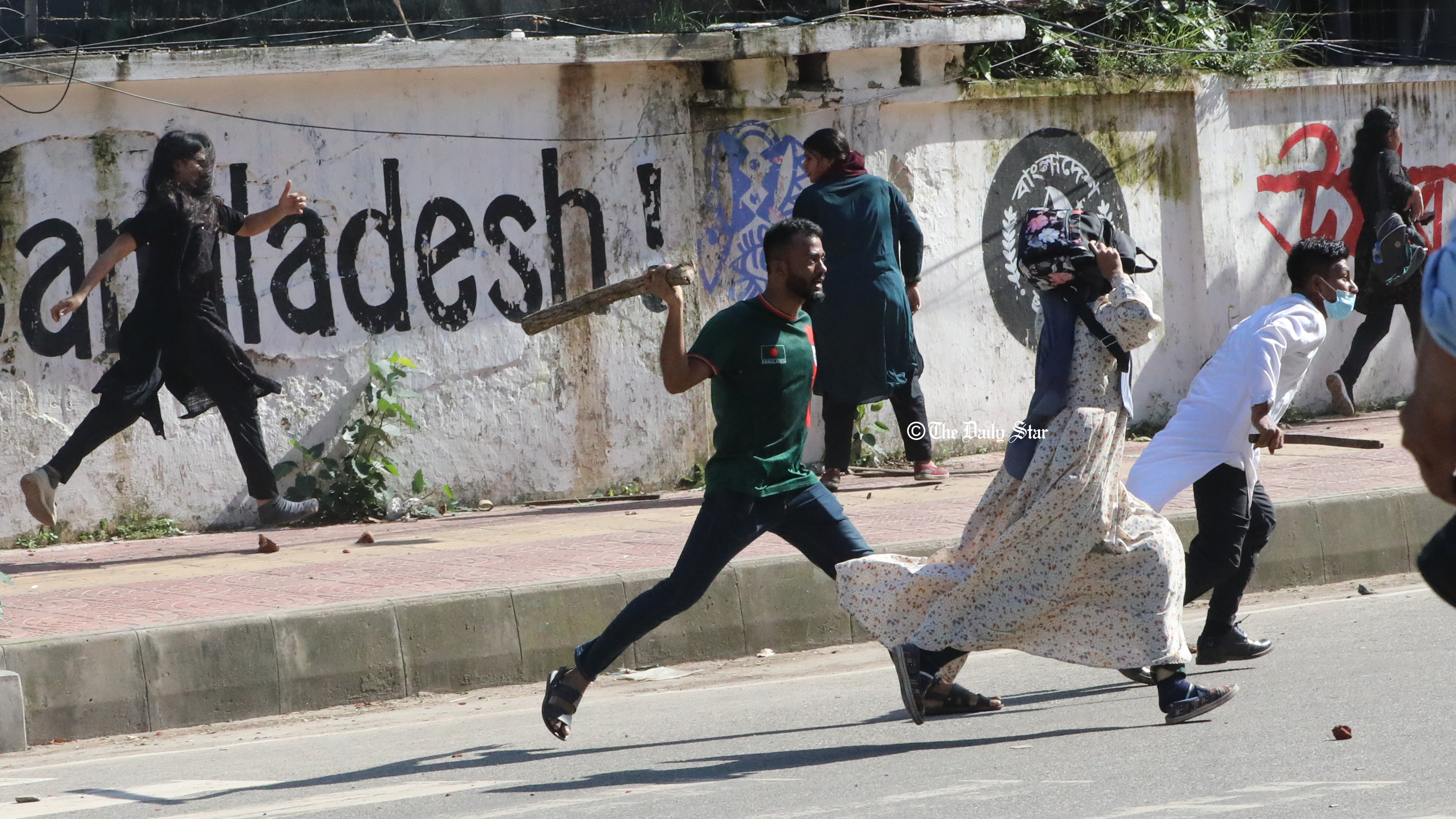 ঢাবির ১২২ শিক্ষার্থীর বিরুদ্ধে গণঅভ্যুত্থানে হামলায় জড়িত থাকার প্রমাণ মিলেছে
